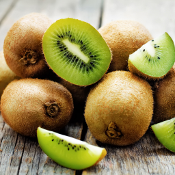 a bunch of kiwis