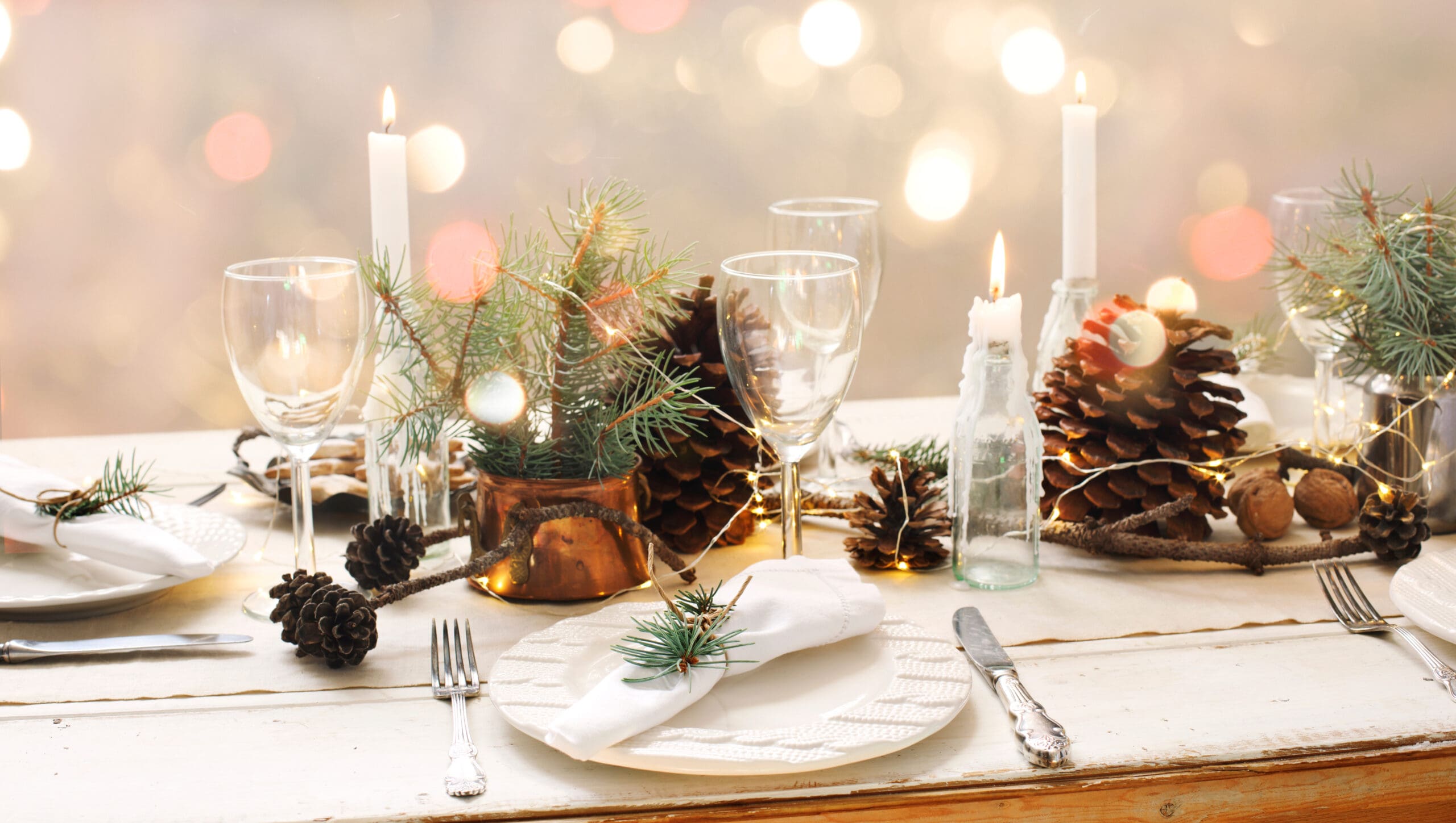 Christmas table setting.